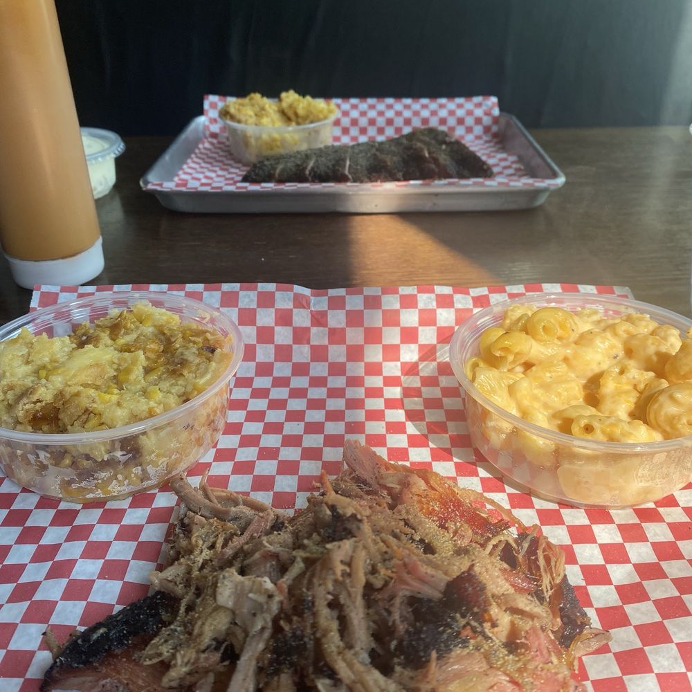 Smokin' Barrel BBQ - Pulled Pork, Mac and Cheese, Corn Casserole - Barbeque Near Me - New Palestine, Indiana