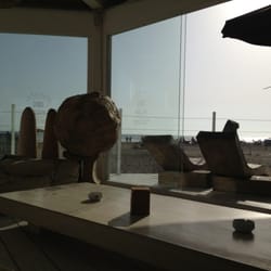 Shilling - Lo splendido bar davanti al mare