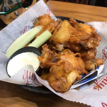 Glory Days Grill - Hot wings - Sports Bars Near Me - Tampa, Florida Glory Days Grill - Hot wings - Sports Bars Near Me - Tampa, Florida