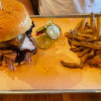 Pit & Tap - Barbeque Near Me - Wilmette, Illinois