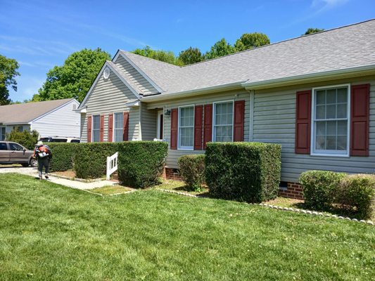 Henry MB Lawn Care Service