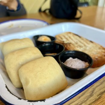 Swift Tavern - WARM BREADS & SPREAD - Bars Near Me - Chicago, Illinois Swift Tavern - WARM BREADS & SPREAD - Bars Near Me - Chicago, Illinois