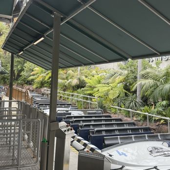 Jurassic World The Ride - Getting on - Amusement Parks Near Me - Universal City, California