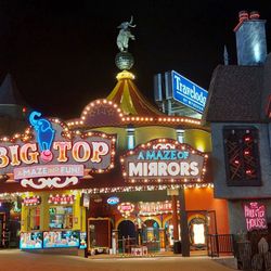 Big Top Amazing Mirror & Laser Maze - At Night