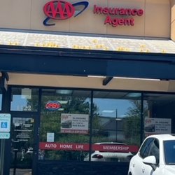 Lia Chavez Insurance Agency - Front of Office