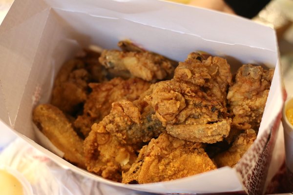 Lee's Famous Recipe Chicken PLYMOUTH MICHIGAN by null