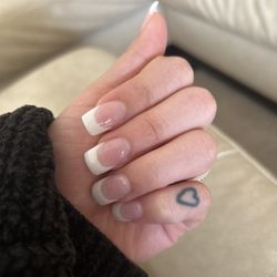 Pearl Nails & Tan