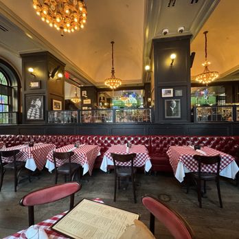 P. J. CLARKE’S - Updated May 2025 - 299 Photos & 226 Reviews - 601 ...