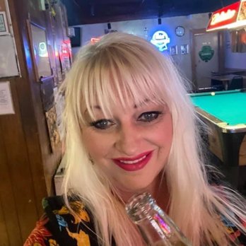 Round Corner Tavern - Female Friendly! - Dive Bars Near Me - Sacramento, California Round Corner Tavern - Female Friendly! - Dive Bars Near Me - Sacramento, California