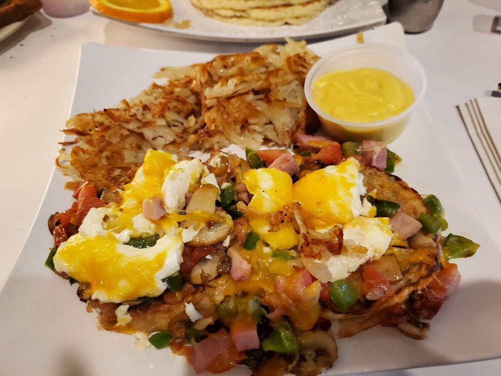 MANHATTAN’S AMERICAN BAR AND GRILL 67 Photos & 175 Reviews American