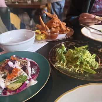 Popoca Oakland - Guacamole w/ smoked yolk and sugar snap peas, chicken wings w/ escabeche, beet salad w/ trout roe - Salvadoran Near Me - Oakland, California Popoca Oakland - Guacamole w/ smoked yolk and sugar snap peas, chicken wings w/ escabeche, beet salad w/ trout roe - Salvadoran Near Me - Oakland, California