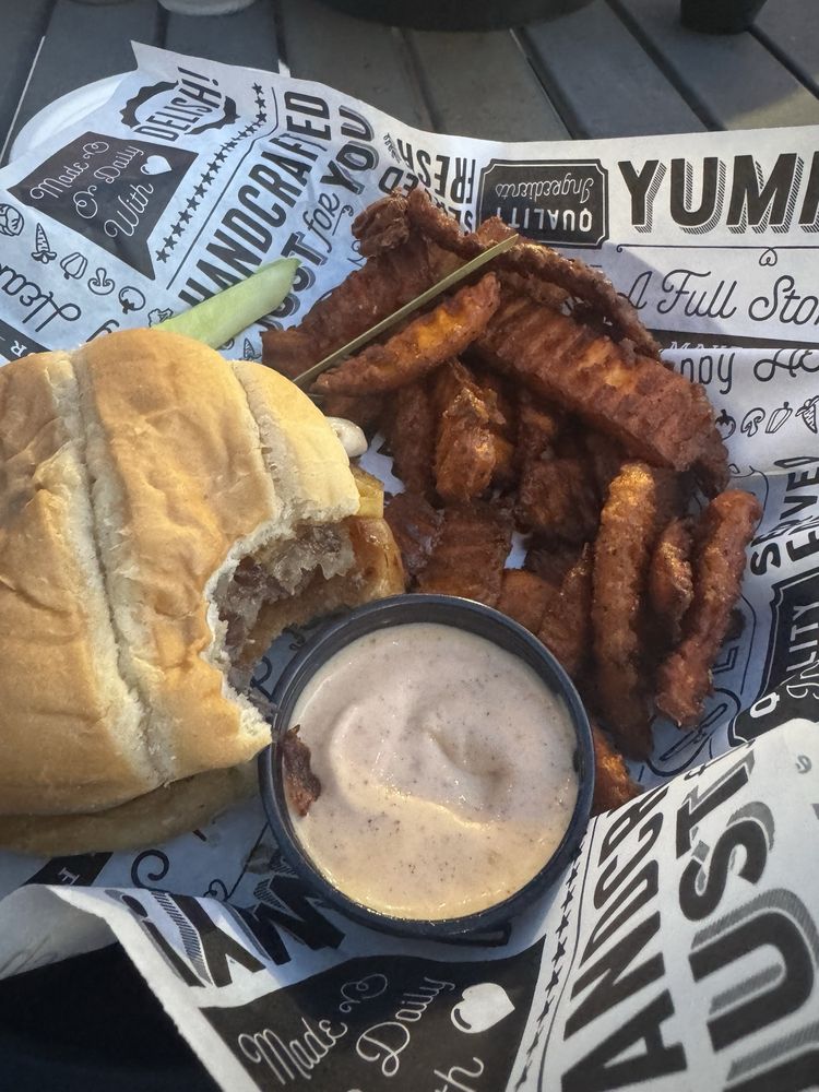 Boondocks Bar & Grill Logo