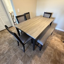 Vivian's Quality Furniture