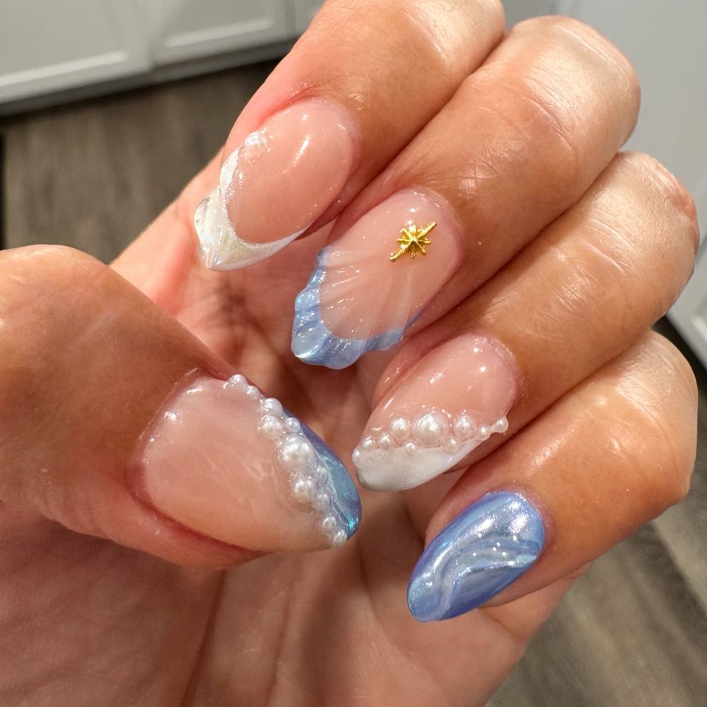Beachy nails by Kris