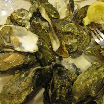 La Cabane à Huîtres - a baker's dozen of Bordeaux oysters - Seafood Near Me - Paris, 75 La Cabane à Huîtres - a baker's dozen of Bordeaux oysters - Seafood Near Me - Paris, 75