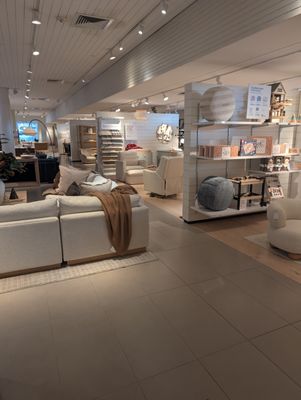 Crate & Barrel by null