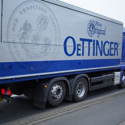 Oettinger Brauerei - LKW mit OETTINGER Werbung
