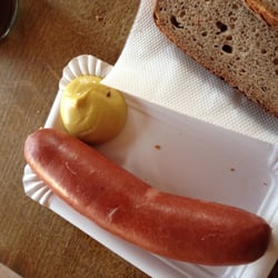 Wurstimbiss Schleich - Original Gref Völsings Rindswurst und viele weitere Wurstsorten und Suppen aus dem heißen Kessel