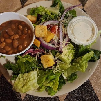 Murphy's Steakhouse - Side salad with beans before main course - Steakhouses Near Me - Winchester, Texas