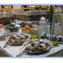 ShoreWay Acres Inn & Cape Cod Lodging - Complimentary Breakfast Buffet