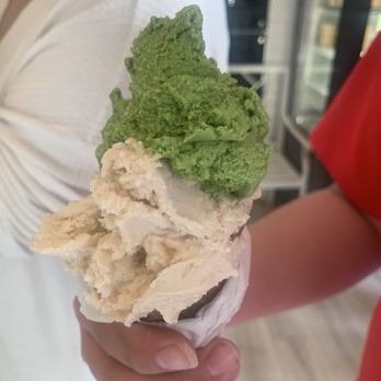 Caravaggio Gelato Lab - Matcha Green Tea Gelato & Caramelized Pear Gelato - Gelato Near Me - Berkeley, California