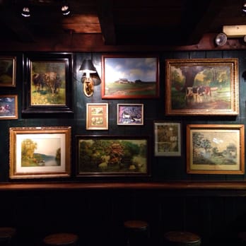 Halo Pub - Decor on point @Halo Pub - Ice Cream & Frozen Yogurt Near Me - Princeton, New Jersey