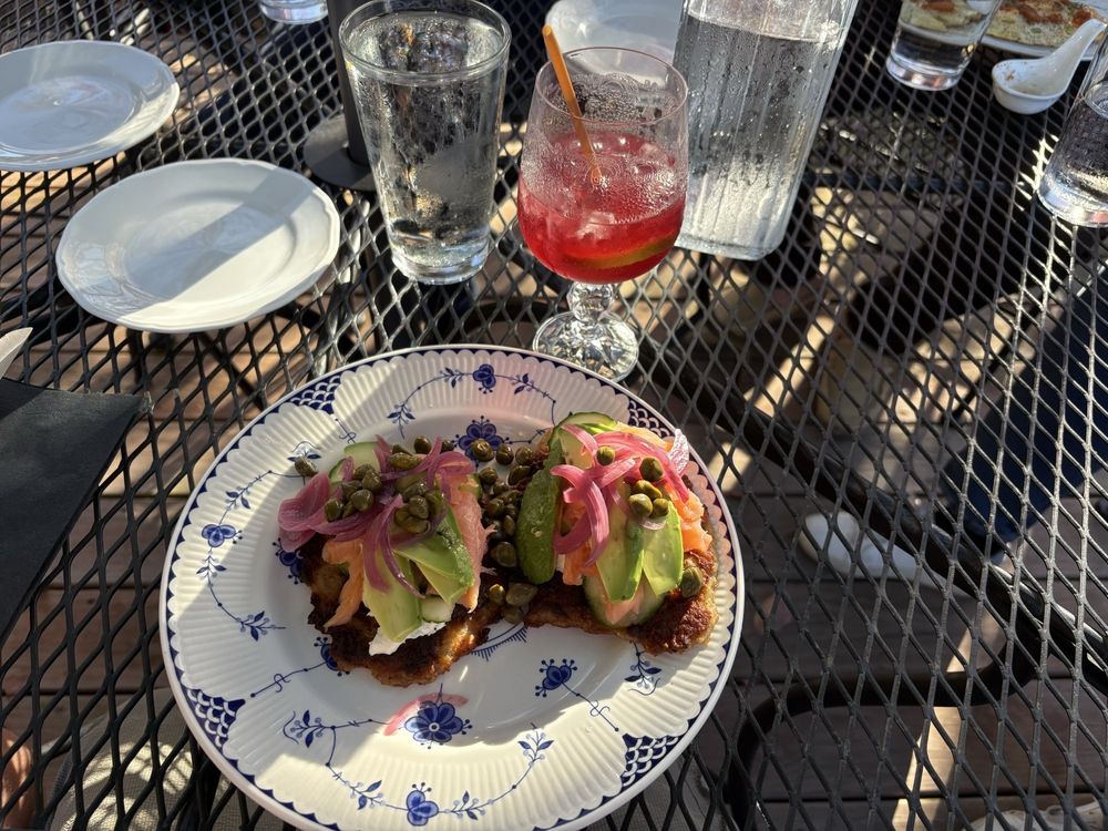 Grafted Wine Bar & Lounge Logo