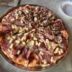 Fazzari's Finest - Half hawaiian, half Bantam (linguica/ham/mushroom)