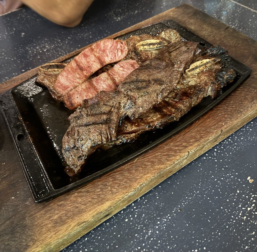 Avocado Cocina Local & Patio Bar