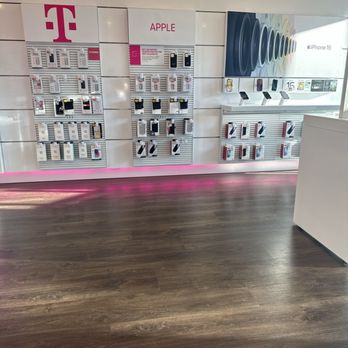 T-Mobile - Clean organized store !! - Mobile Phones Near Me - Marysville, Washington T-Mobile - Clean organized store !! - Mobile Phones Near Me - Marysville, Washington