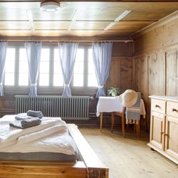 Hostel Rotschuo - Doppelzimmer im Chalet