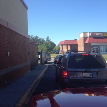 Wendy's - Long lines at drive thru - Fast Food Near Me - Cleveland, Tennessee