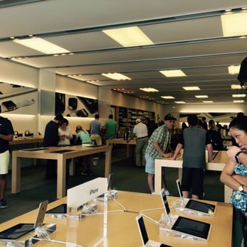 Apple Village Pointe - The store quite crow - Computers Near Me - Omaha, Nebraska