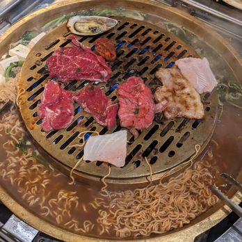 Boon Dee Moo Ka Ta - Thai Near Me - Flushing, New York