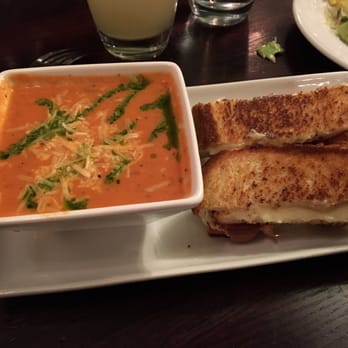 River Room - Tomato soup with grilled cheese - New American Near Me - Shawnee on Delaware, Pennsylvania
