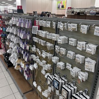 Kohl's - Men's Clothing Near Me - BURLINGTON, North Carolina