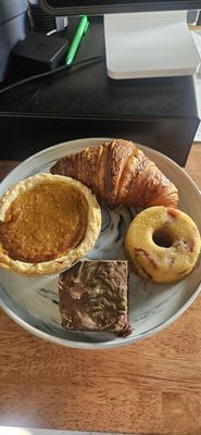 The Washington Cafe by null