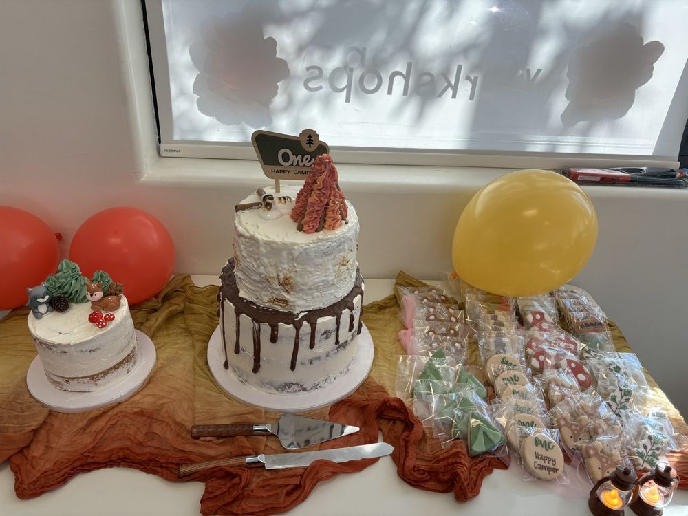 B Sweet Homemade Treats Logo