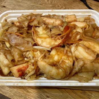 China Taste - Seafood Ho Fun includes shrimp, crab stick, scallop, and lobster tail - Chinese Near Me - Camden, Delaware China Taste - Seafood Ho Fun includes shrimp, crab stick, scallop, and lobster tail - Chinese Near Me - Camden, Delaware