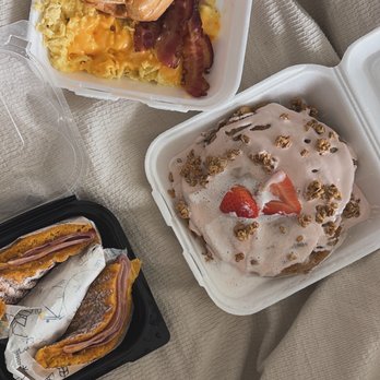 FL Bakery - Strawberry Pancakes, Mallorca Sandwich (Ham&Cheese), Eggs with Bacon & Bread. - Bakeries Near Me - Magnolia Square, Florida FL Bakery - Strawberry Pancakes, Mallorca Sandwich (Ham&Cheese), Eggs with Bacon & Bread. - Bakeries Near Me - Magnolia Square, Florida