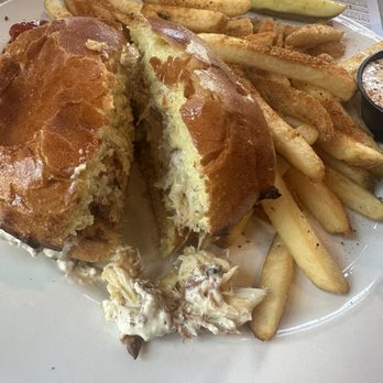 Mama's on the Half Shell - Crab Cake Sandwich - Bars Near Me - Baltimore, Maryland