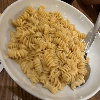 California Pizza Kitchen - Kid Mac n cheese - Pizza Near Me - Paramus, New Jersey