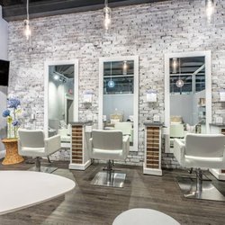 Breeze Day Spa - Visit our fabulous space in historic downtown Ocala, within the Agapanthus boutique.