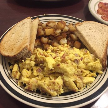 Deb's Restaurant - Scramble - bacon and onion - Breakfast & Brunch Near Me - Higganum, Connecticut