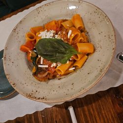 Mangia E Bevi - Rigatoni with sausage