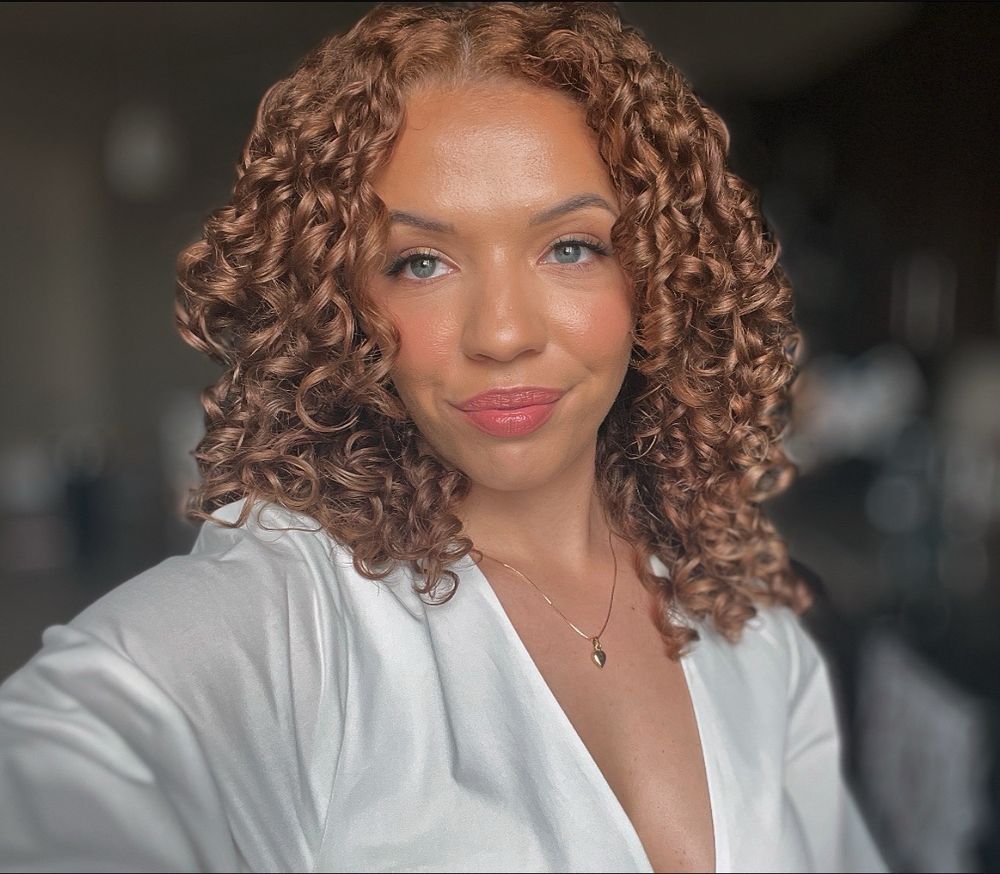 Dominican Beauty Salon Logo