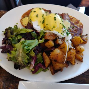 Ltauha Restaurant - Florentine eggs benedict - New American Near Me - Ridgewood, New York Ltauha Restaurant - Florentine eggs benedict - New American Near Me - Ridgewood, New York