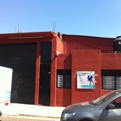 Fabrica de Hielo - La lona tapa el letrero.