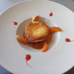 Au Fond du Gosier - Fyadone a la confiture d'abricot-romarin. Sorte de cheescake