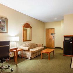 Comfort Suites